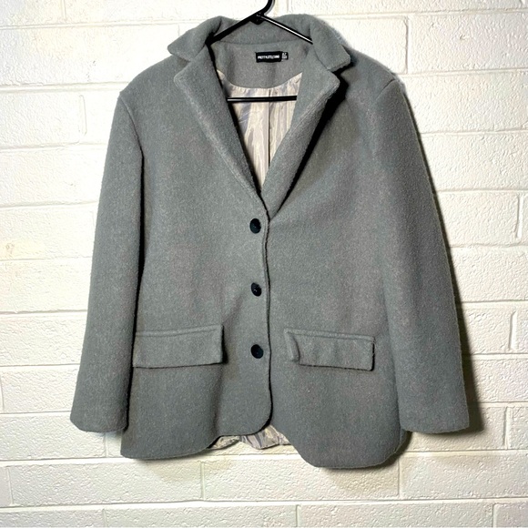 Pretty Little Thing Thick Peacoat Blazer Button Up Fluffy Fleece Oversized Loose - Picture 1 of 9